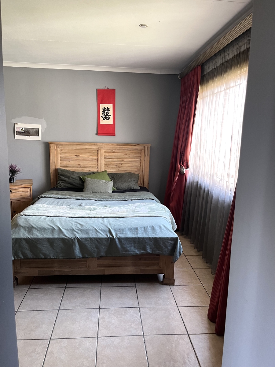To Let 3 Bedroom Property for Rent in Rooihuiskraal Gauteng