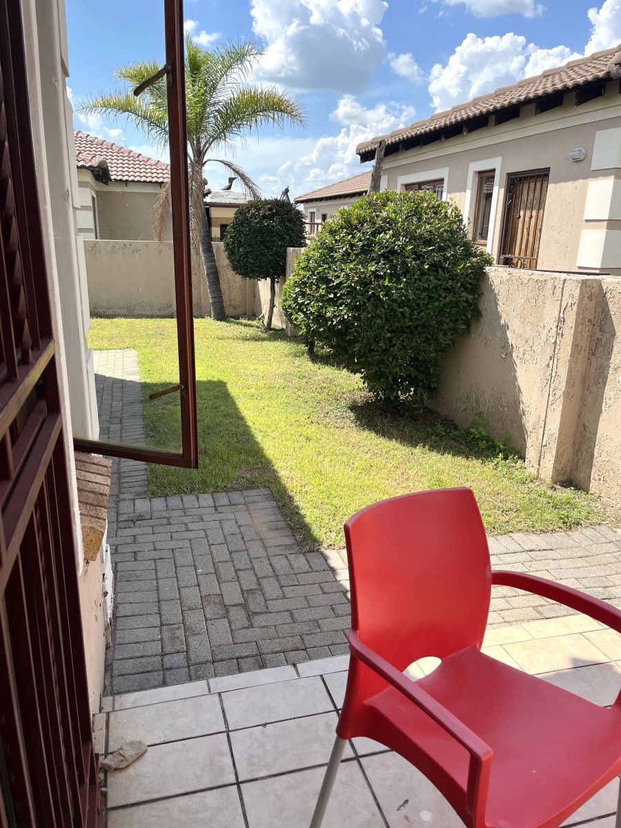 To Let 3 Bedroom Property for Rent in Rooihuiskraal Gauteng