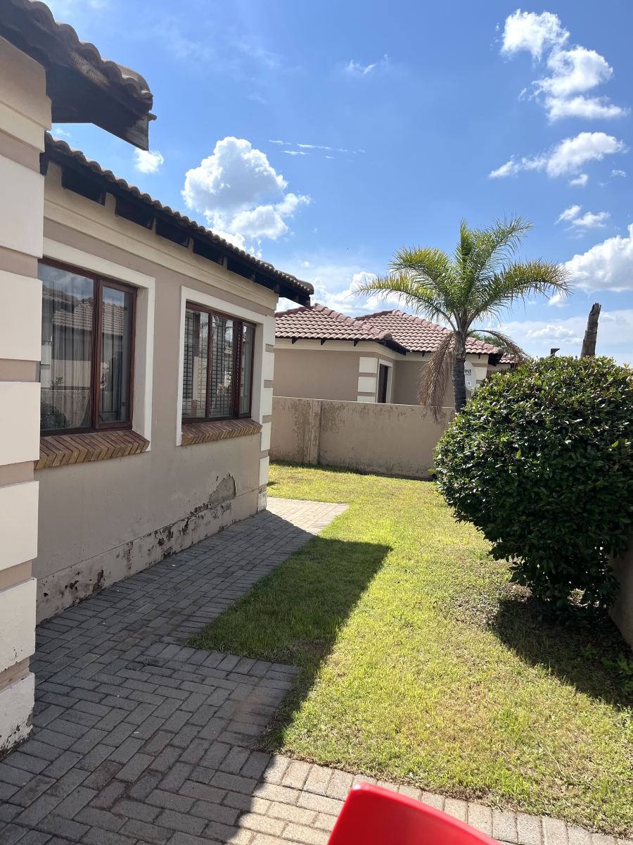 To Let 3 Bedroom Property for Rent in Rooihuiskraal Gauteng