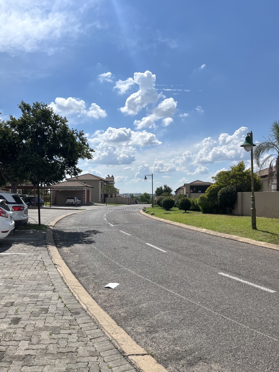 To Let 3 Bedroom Property for Rent in Rooihuiskraal Gauteng