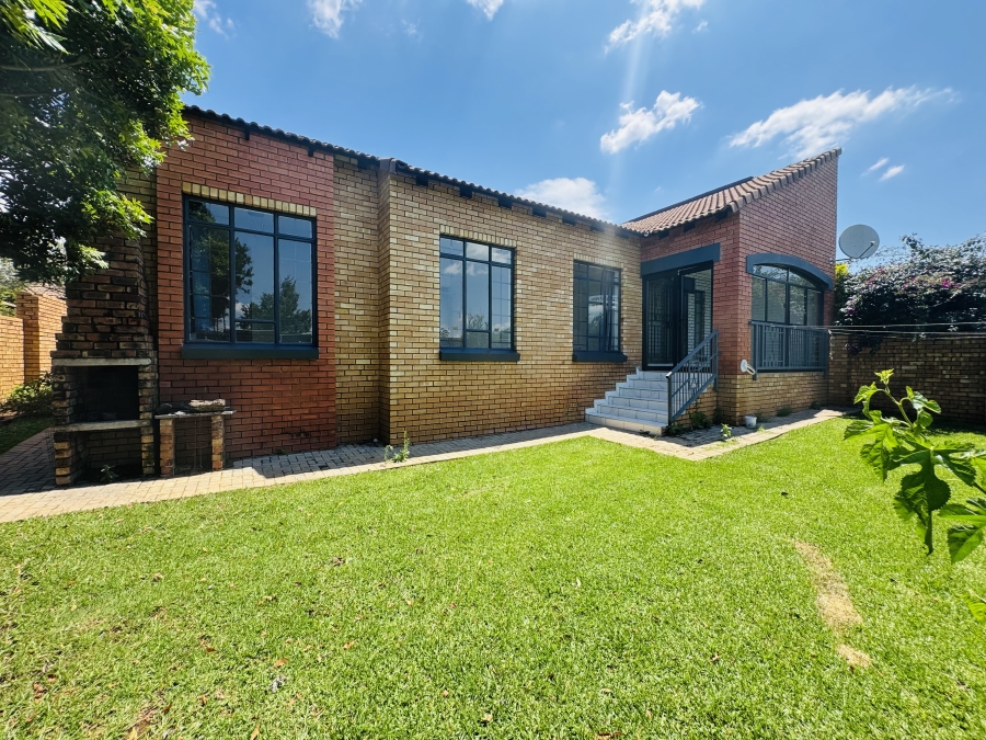 3 Bedroom Property for Sale in Equestria Gauteng