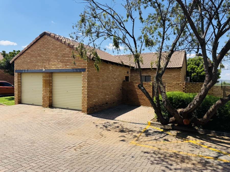 3 Bedroom Property for Sale in Equestria Gauteng