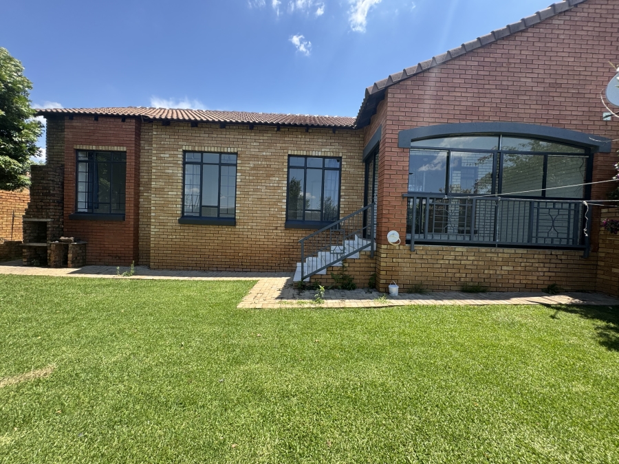 3 Bedroom Property for Sale in Equestria Gauteng