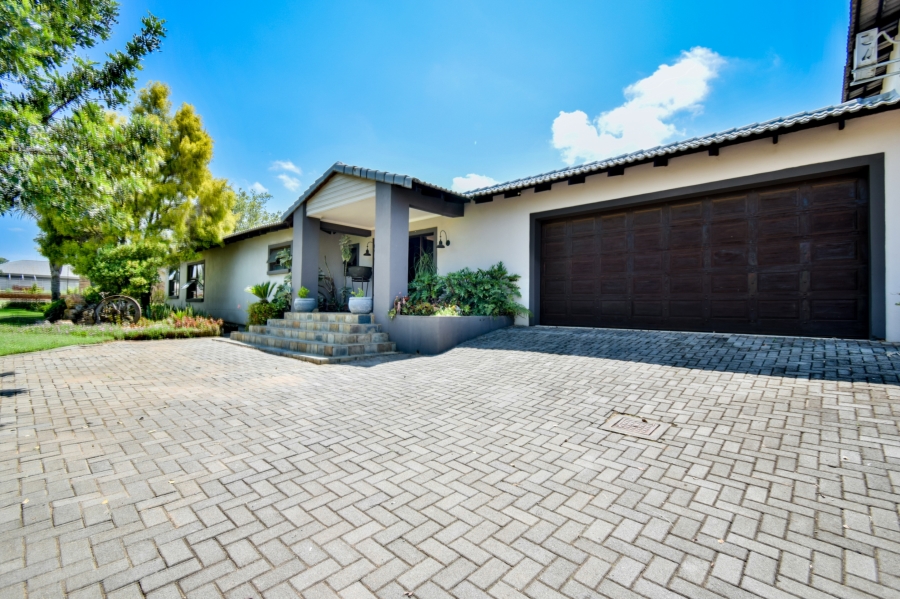 10 Bedroom Property for Sale in Rietvlei View Gauteng