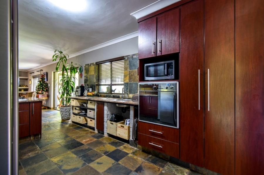 10 Bedroom Property for Sale in Rietvlei View Gauteng