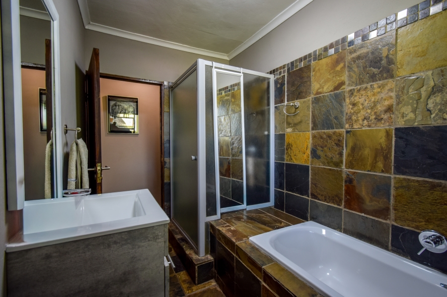 10 Bedroom Property for Sale in Rietvlei View Gauteng