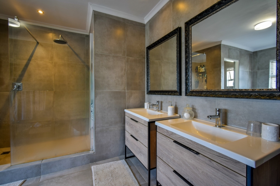 10 Bedroom Property for Sale in Rietvlei View Gauteng