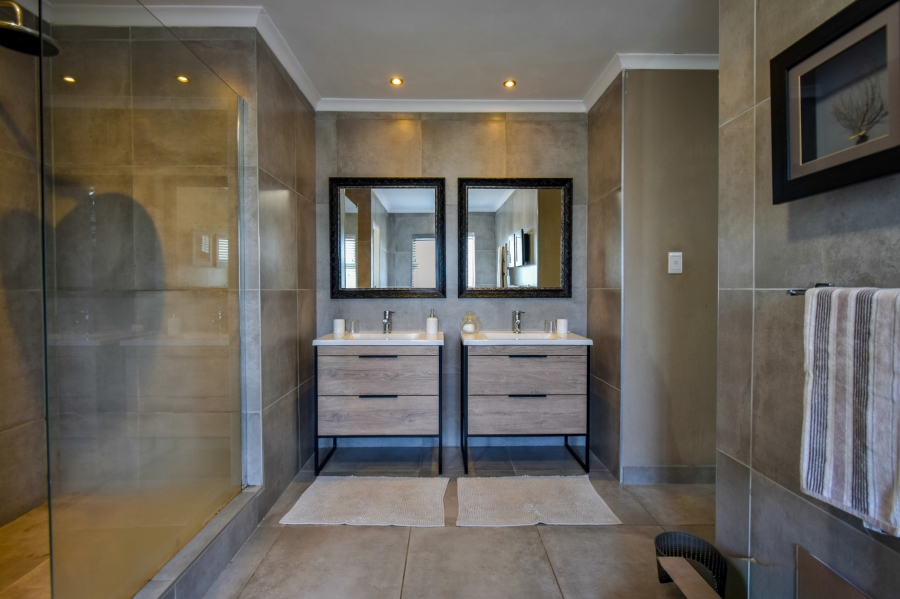 10 Bedroom Property for Sale in Rietvlei View Gauteng