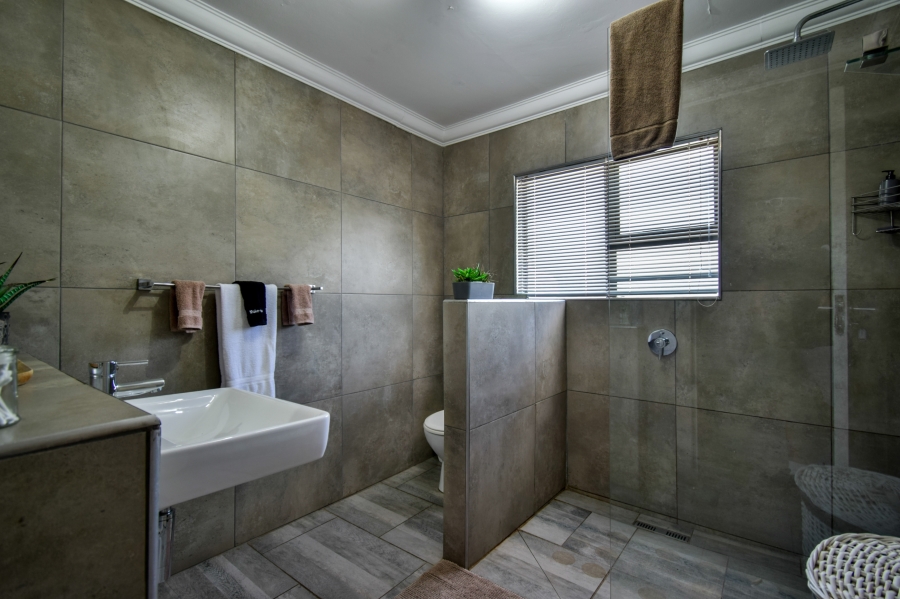 10 Bedroom Property for Sale in Rietvlei View Gauteng