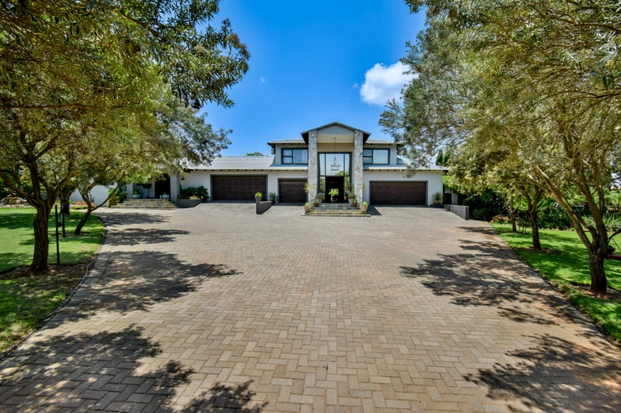 10 Bedroom Property for Sale in Rietvlei View Gauteng