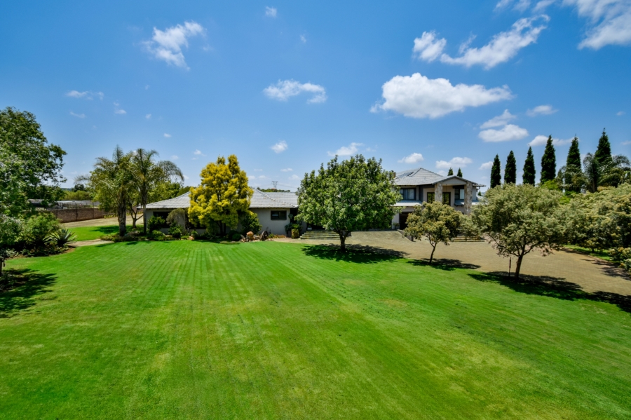 10 Bedroom Property for Sale in Rietvlei View Gauteng