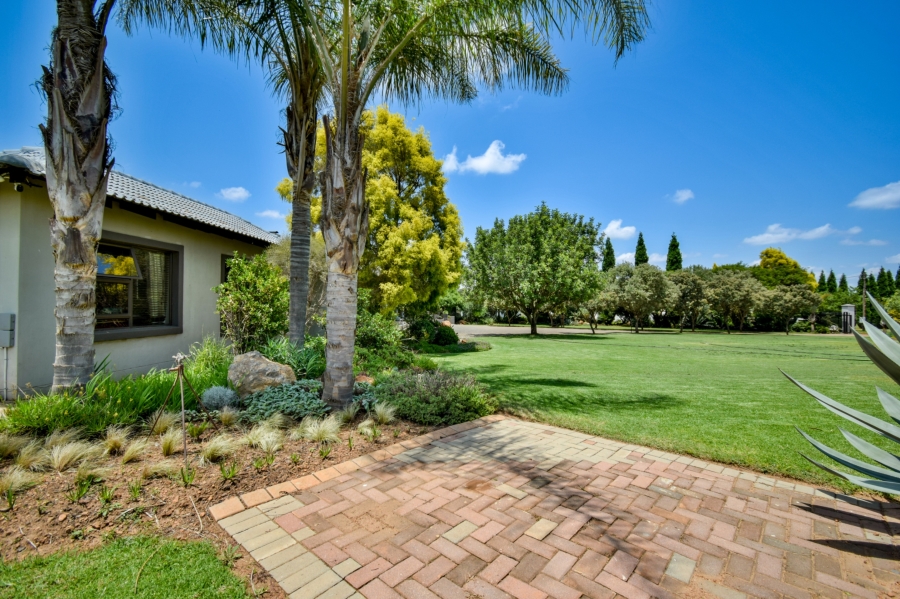 10 Bedroom Property for Sale in Rietvlei View Gauteng
