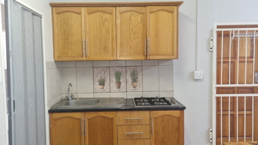 To Let 1 Bedroom Property for Rent in Zwavelpoort Gauteng