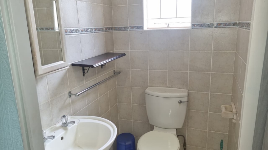 To Let 1 Bedroom Property for Rent in Zwavelpoort Gauteng