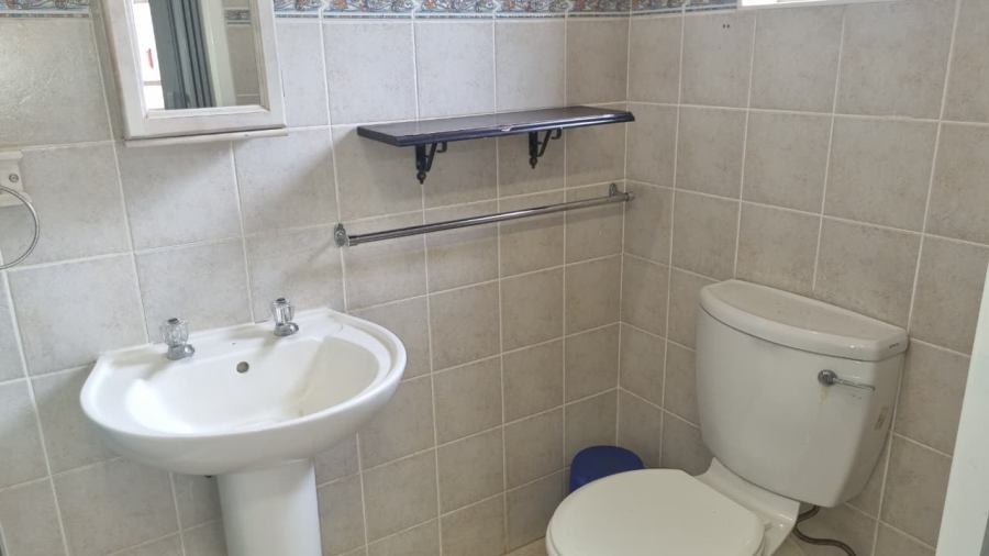 To Let 1 Bedroom Property for Rent in Zwavelpoort Gauteng