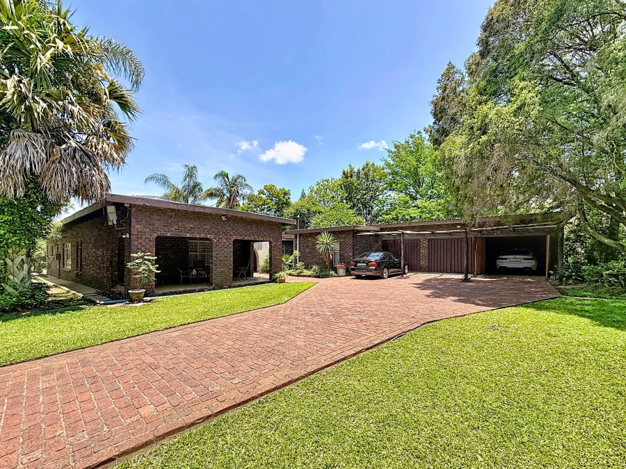 5 Bedroom Property for Sale in Roodeplaat Gauteng