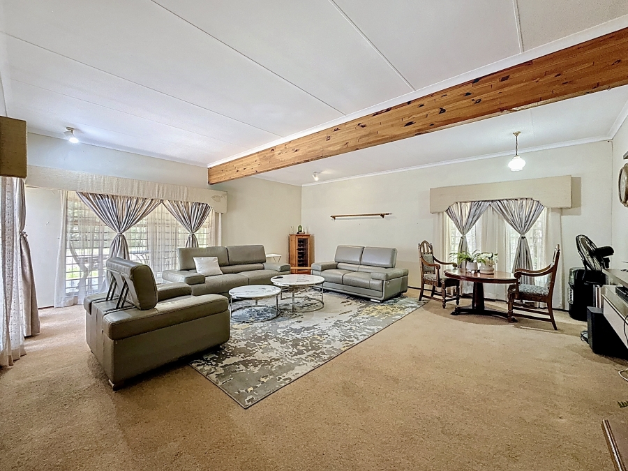 5 Bedroom Property for Sale in Roodeplaat Gauteng