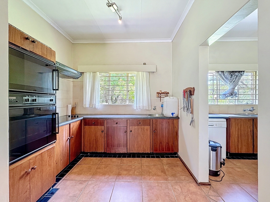 5 Bedroom Property for Sale in Roodeplaat Gauteng