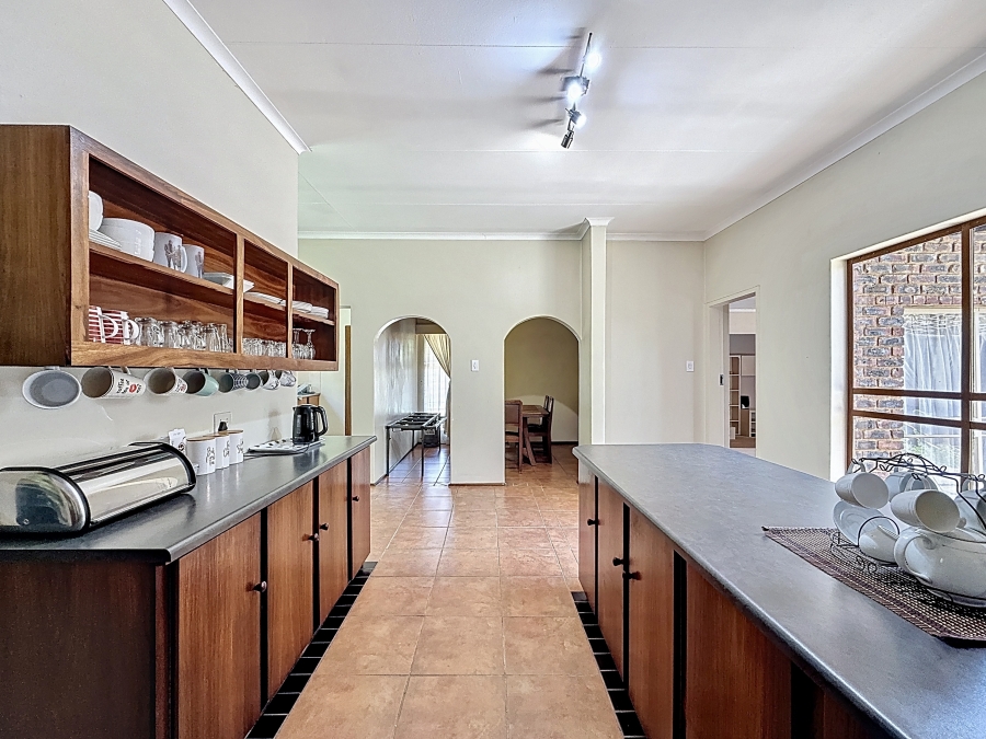 5 Bedroom Property for Sale in Roodeplaat Gauteng