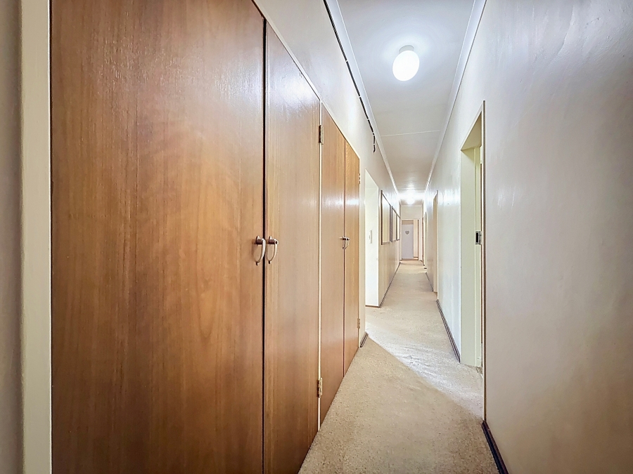 5 Bedroom Property for Sale in Roodeplaat Gauteng