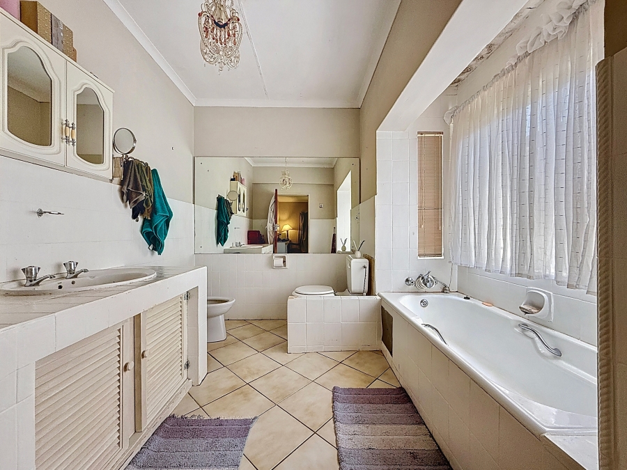 5 Bedroom Property for Sale in Roodeplaat Gauteng