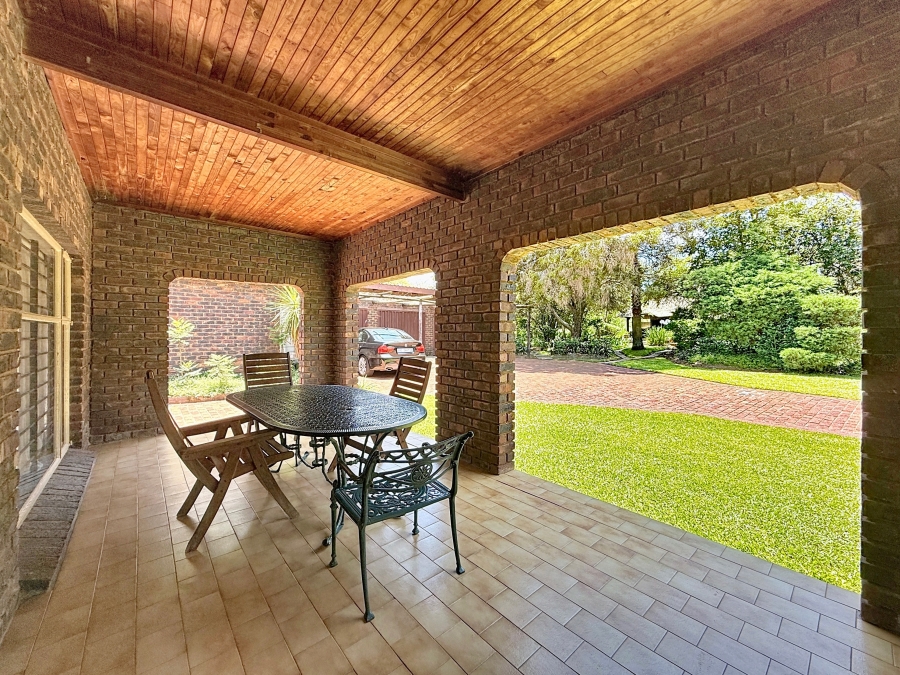 5 Bedroom Property for Sale in Roodeplaat Gauteng