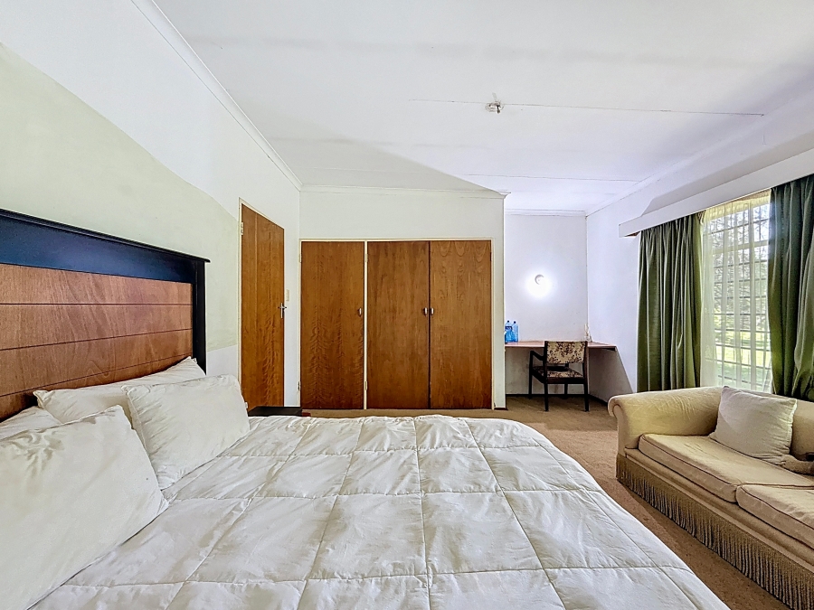 5 Bedroom Property for Sale in Roodeplaat Gauteng