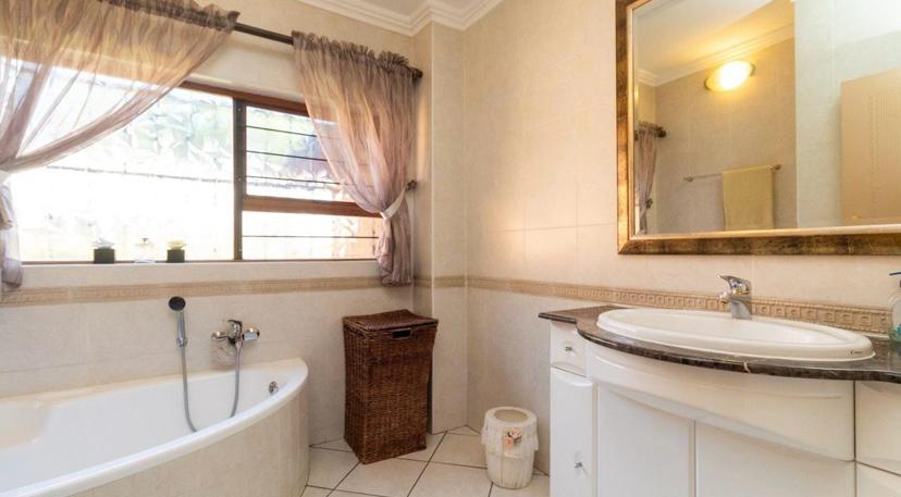 3 Bedroom Property for Sale in Faerie Glen Gauteng