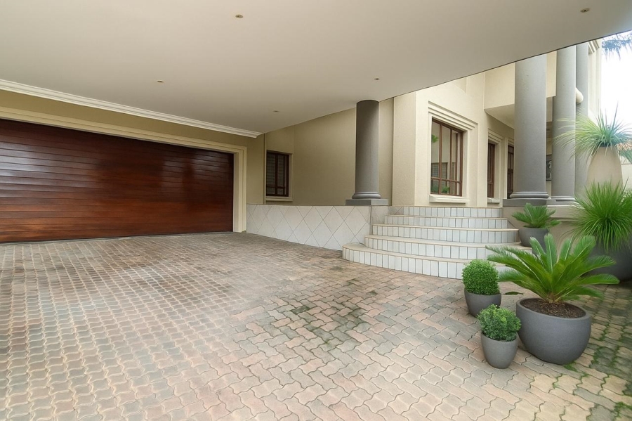 4 Bedroom Property for Sale in Faerie Glen Gauteng