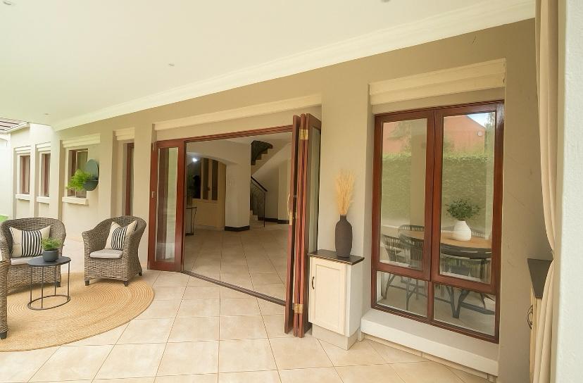 4 Bedroom Property for Sale in Faerie Glen Gauteng