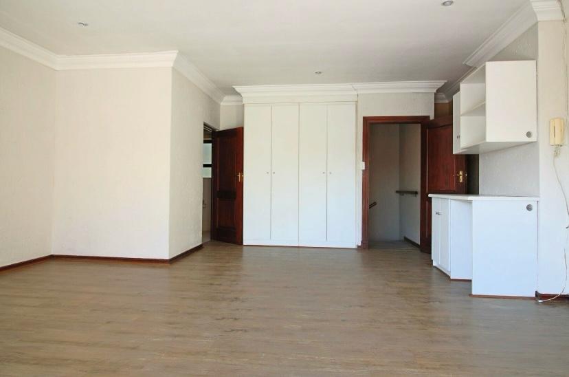 4 Bedroom Property for Sale in Faerie Glen Gauteng