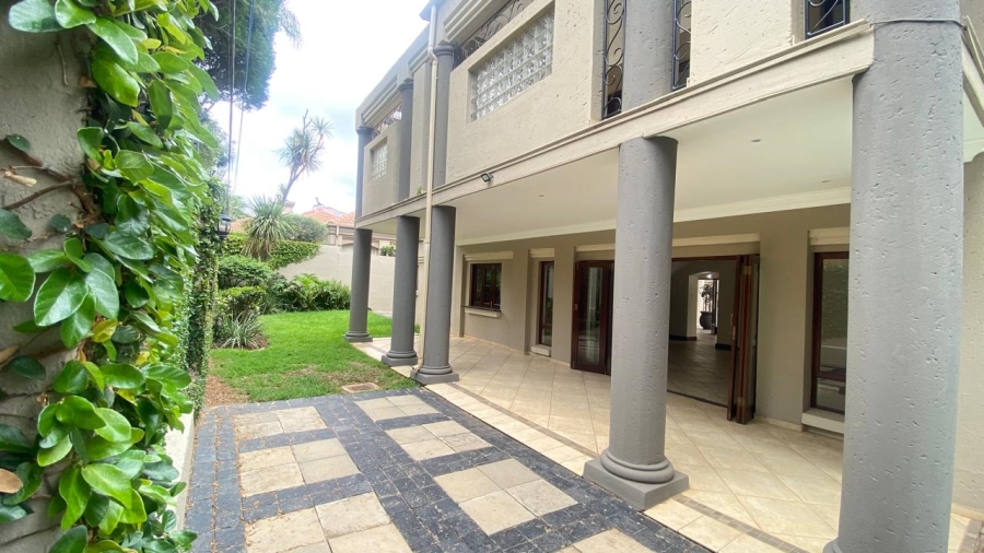 4 Bedroom Property for Sale in Faerie Glen Gauteng