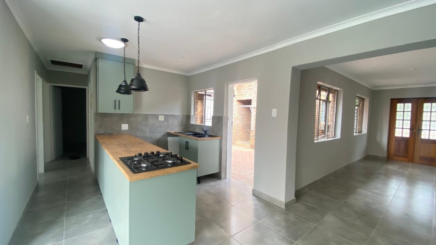 3 Bedroom Property for Sale in Garsfontein Gauteng