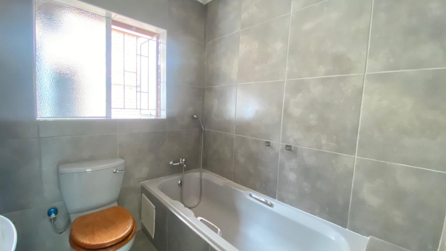3 Bedroom Property for Sale in Garsfontein Gauteng