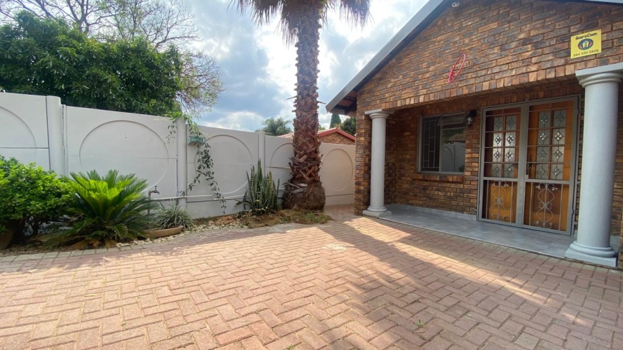 3 Bedroom Property for Sale in Garsfontein Gauteng