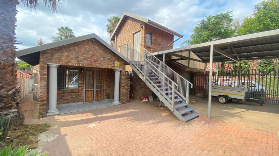 3 Bedroom Property for Sale in Garsfontein Gauteng