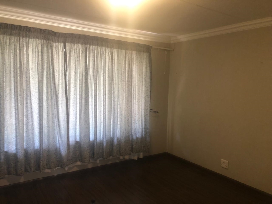 2 Bedroom Property for Sale in Sunninghill Gauteng