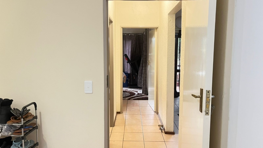 2 Bedroom Property for Sale in Sunninghill Gauteng