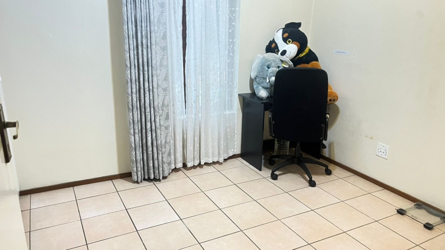 2 Bedroom Property for Sale in Sunninghill Gauteng