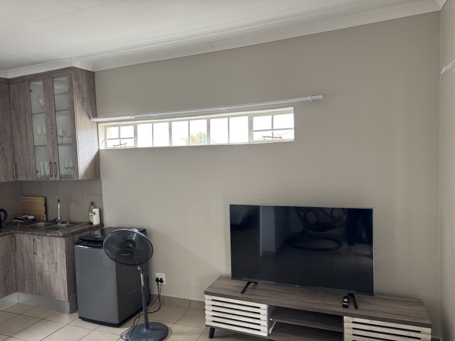 To Let 1 Bedroom Property for Rent in Lyttelton Manor Gauteng