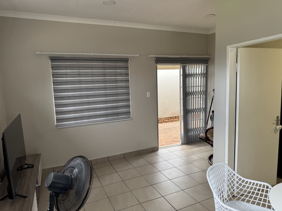 To Let 1 Bedroom Property for Rent in Lyttelton Manor Gauteng