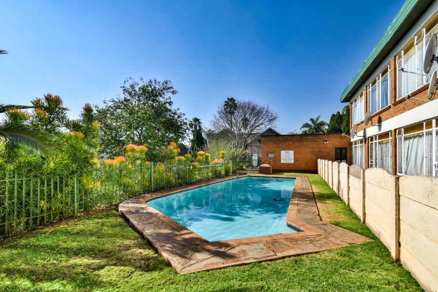 2 Bedroom Property for Sale in Eldoraigne Gauteng