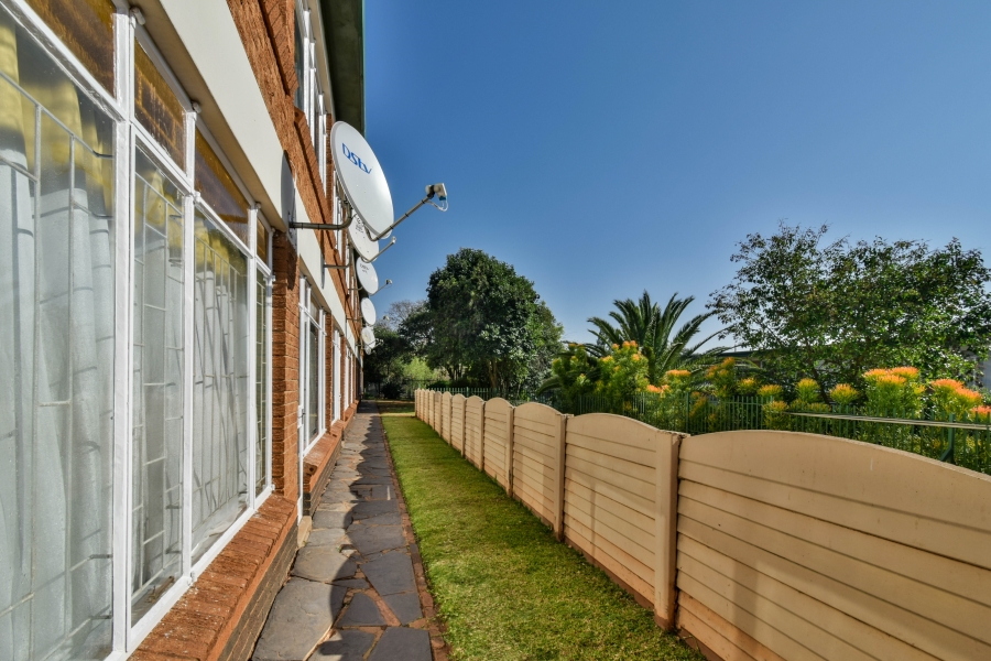 2 Bedroom Property for Sale in Eldoraigne Gauteng