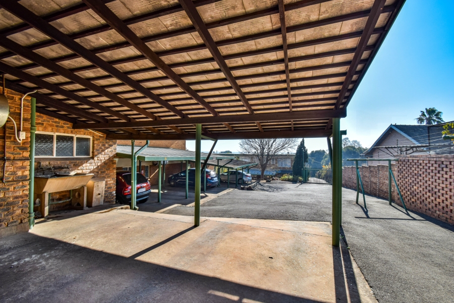 2 Bedroom Property for Sale in Eldoraigne Gauteng