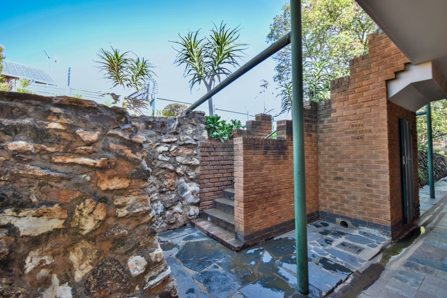 2 Bedroom Property for Sale in Eldoraigne Gauteng