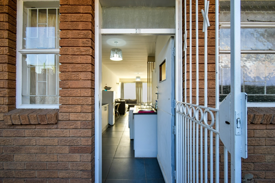 2 Bedroom Property for Sale in Eldoraigne Gauteng