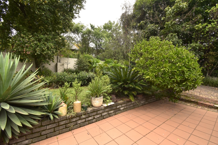 To Let 2 Bedroom Property for Rent in Bromhof Gauteng