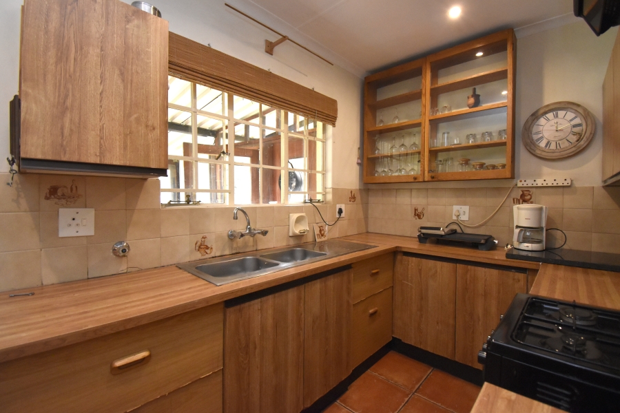 To Let 2 Bedroom Property for Rent in Bromhof Gauteng