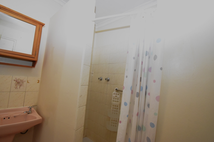 To Let 2 Bedroom Property for Rent in Bromhof Gauteng