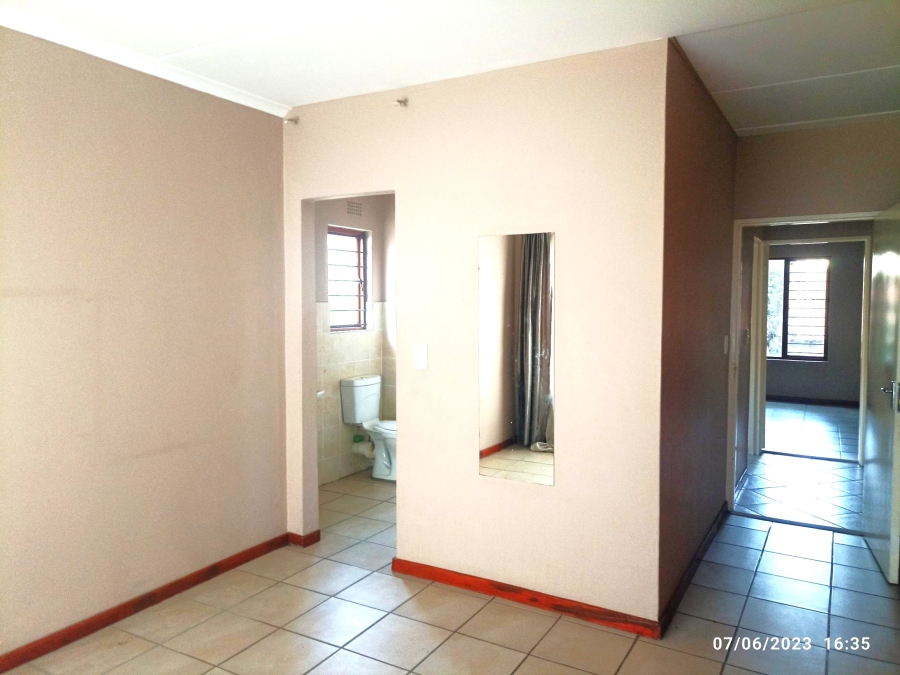 To Let 2 Bedroom Property for Rent in Northwold Gauteng